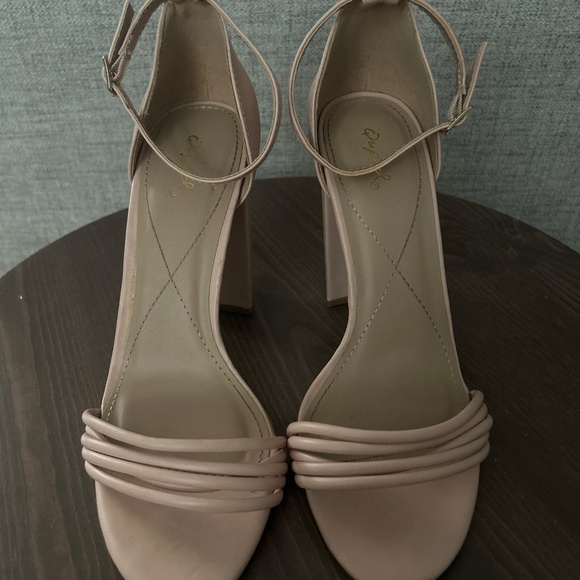 Light pink Qupid heels - Picture 2 of 3